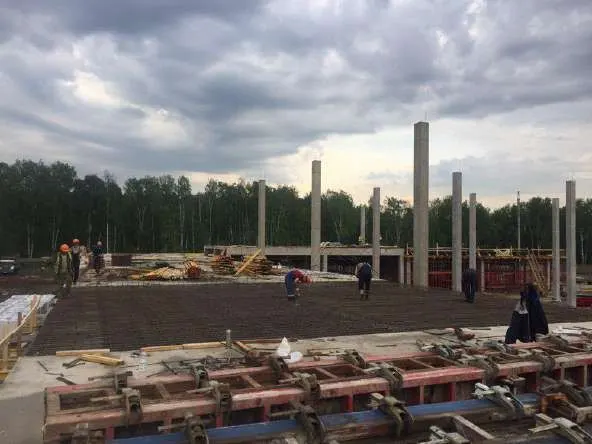 Колонны и фундаменты нового корпуса